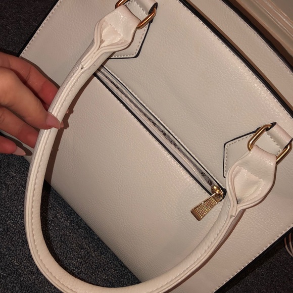 Purse - Picture 3 of 3